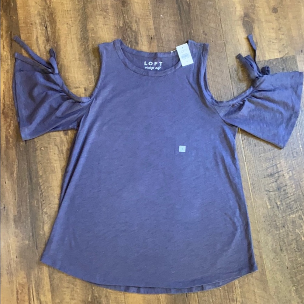 NWT Ann Taylor Loft Cold Shoulder Tee Size S